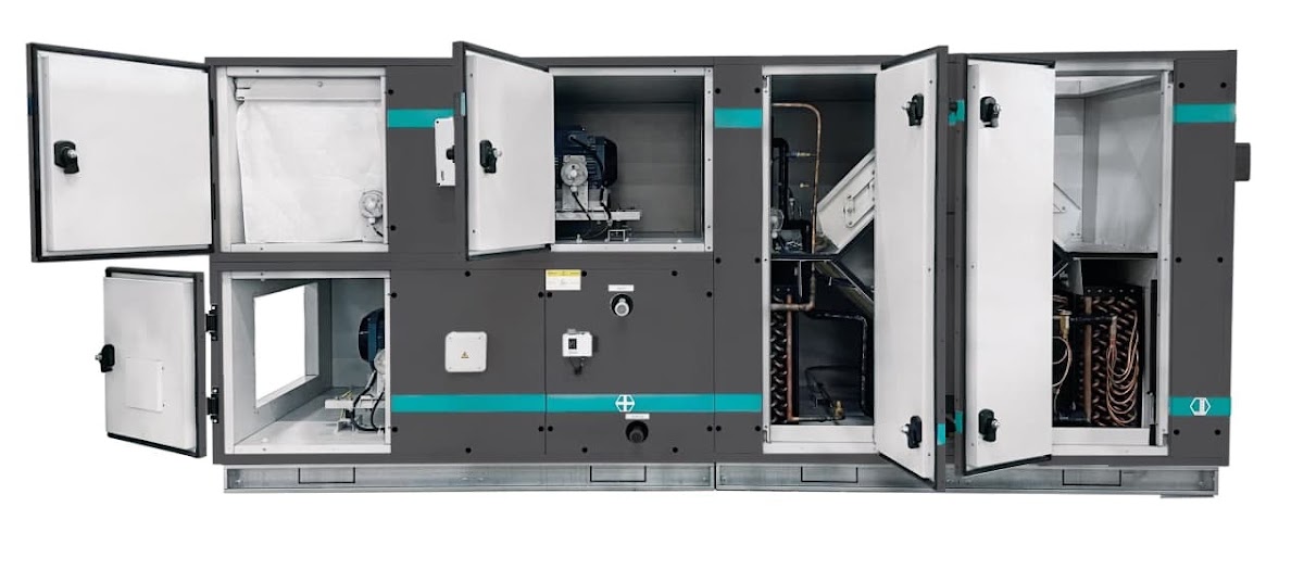 PoolStar unit with open service sections